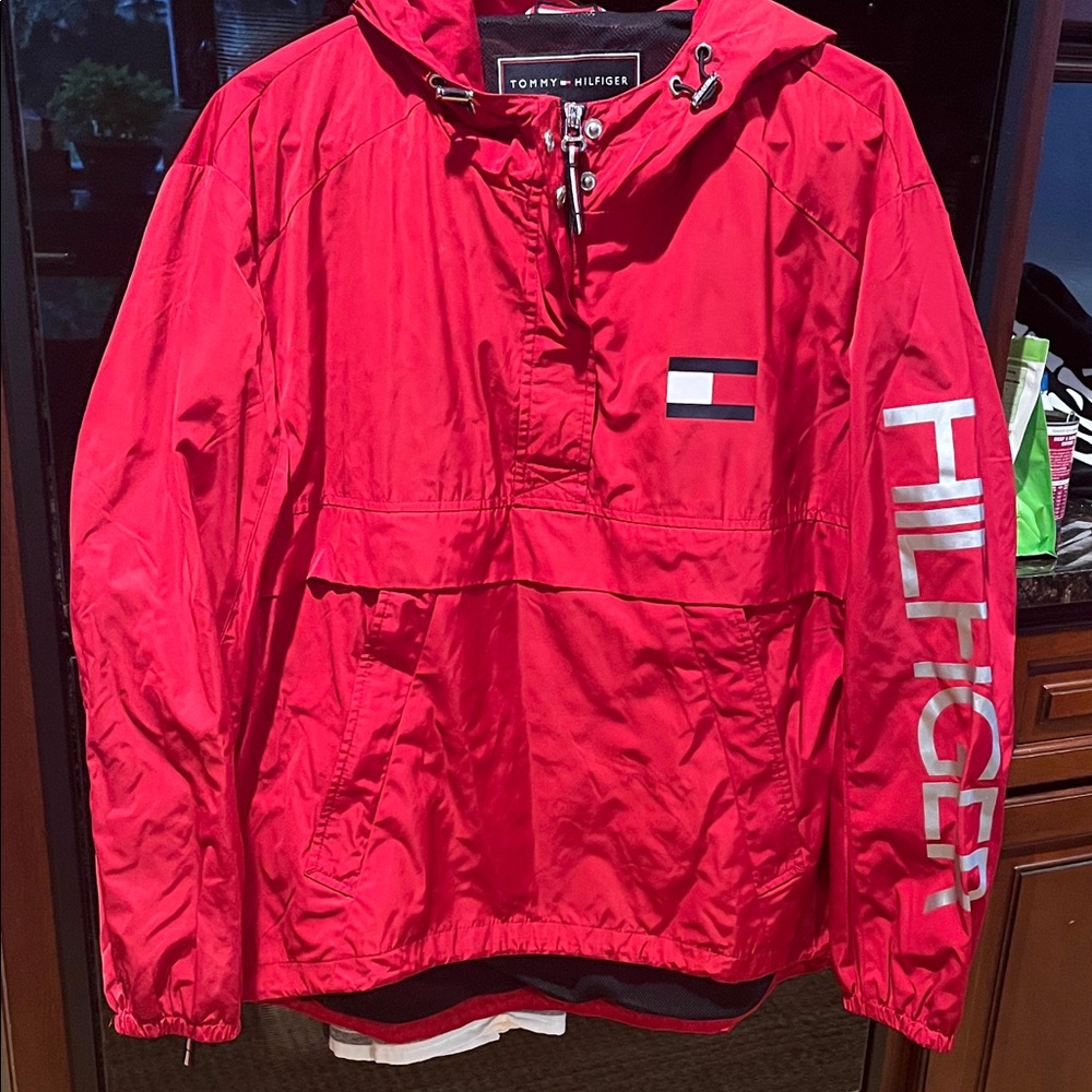 mens/unisex Tommy Hilfiger Bright Red Jacket. in fabulous condition size medium.
